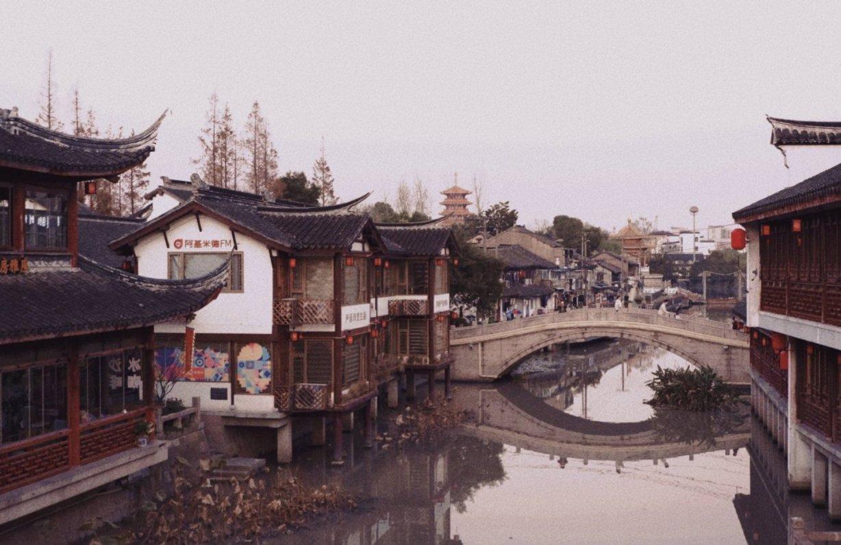 李思:一案一群聊,矛盾线上解